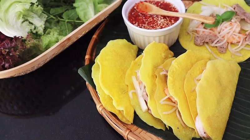 Phở cuốn từ bánh tráng